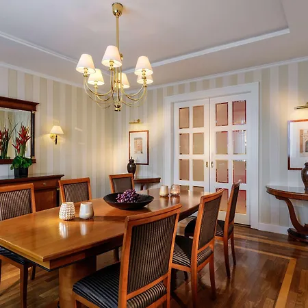 Nassauer Hof Hotel 5*