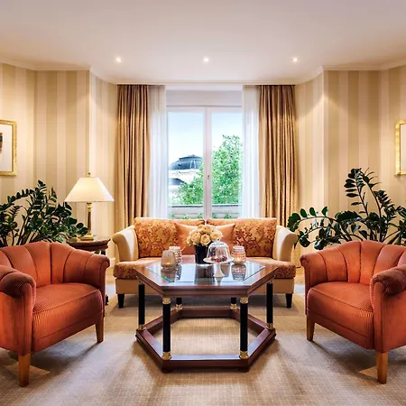 Hotell Nassauer Hof 5*
