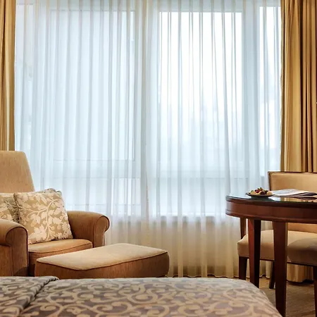 Hotel Nassauer Hof 5*