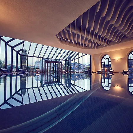 Nassauer Hof Hotell 5*