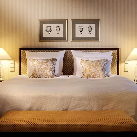 Hotel Nassauer Hof 5*