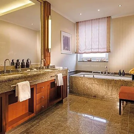 Nassauer Hof Hotel 5*
