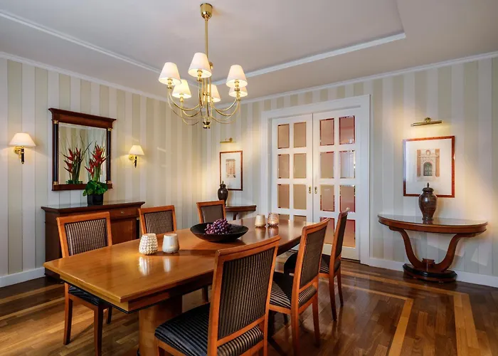 Nassauer Hof Hotel 5*