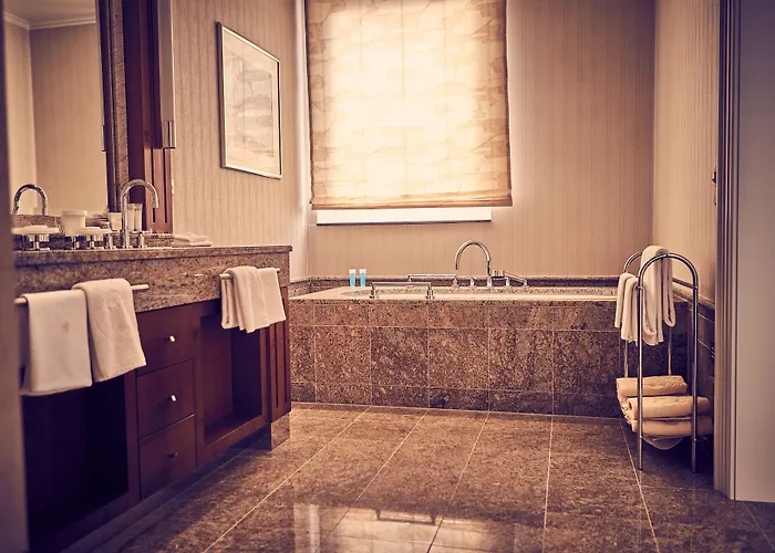 Nassauer Hof Hotel 5*