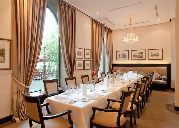 Hotel Nassauer Hof 5*