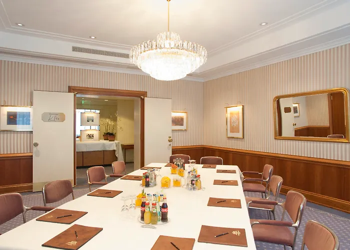 Hotel Nassauer Hof 5*